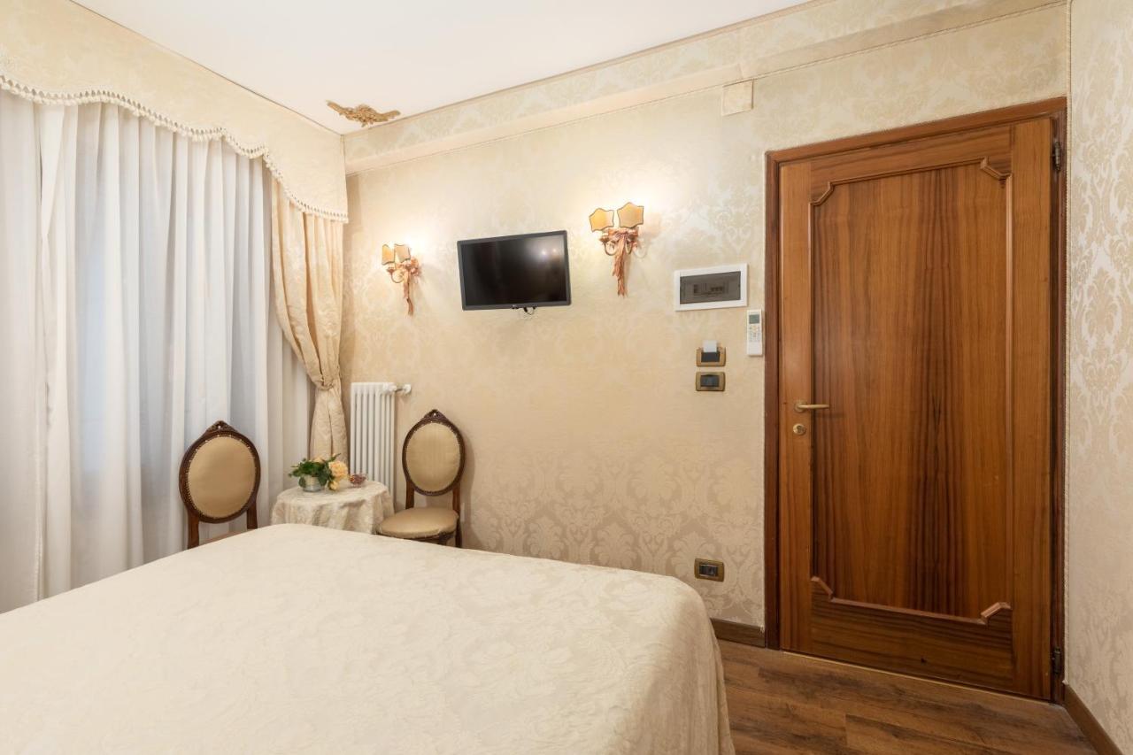 Residenza La Loggia Nocleg ze śniadaniem 2*