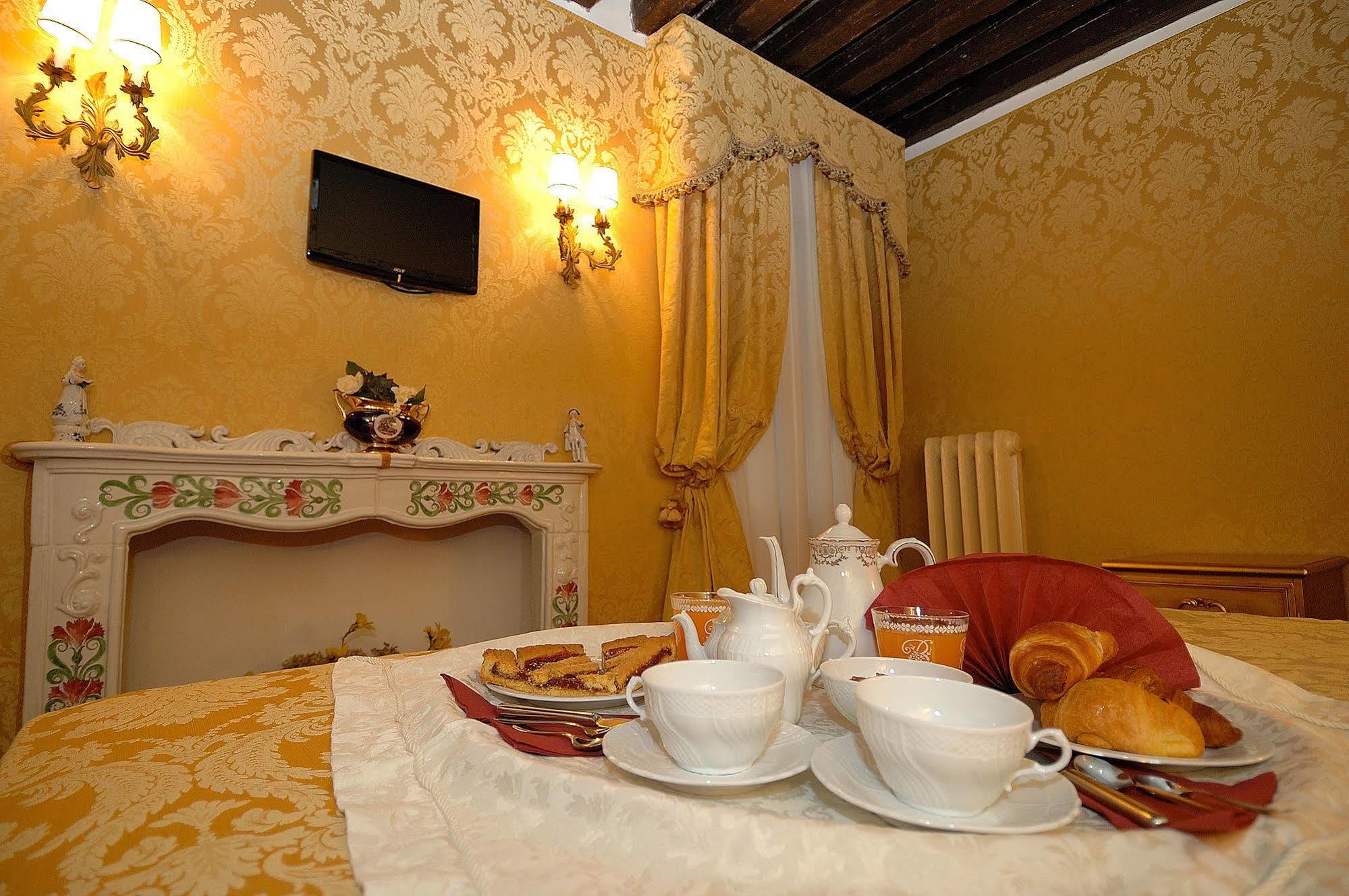 Nocleg ze śniadaniem Residenza La Loggia
